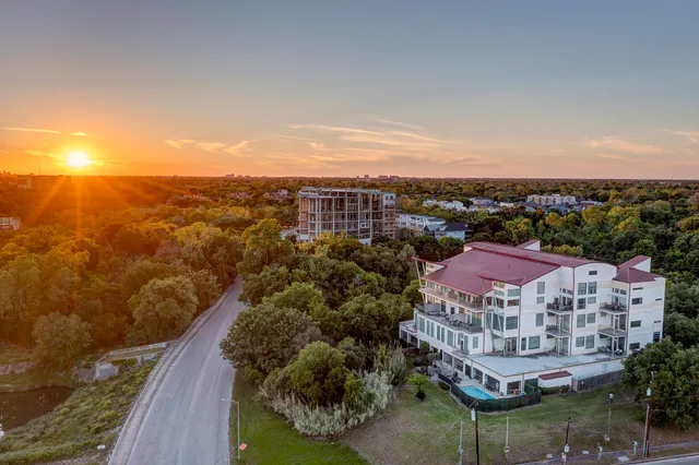 $345,000 | 102 Quitman Street, Unit 207, Houston, TX 77009