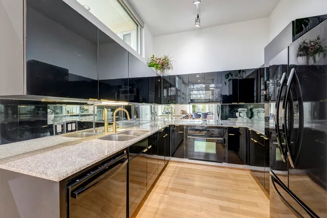 $345,000 | 102 Quitman Street, Unit 207, Houston, TX 77009