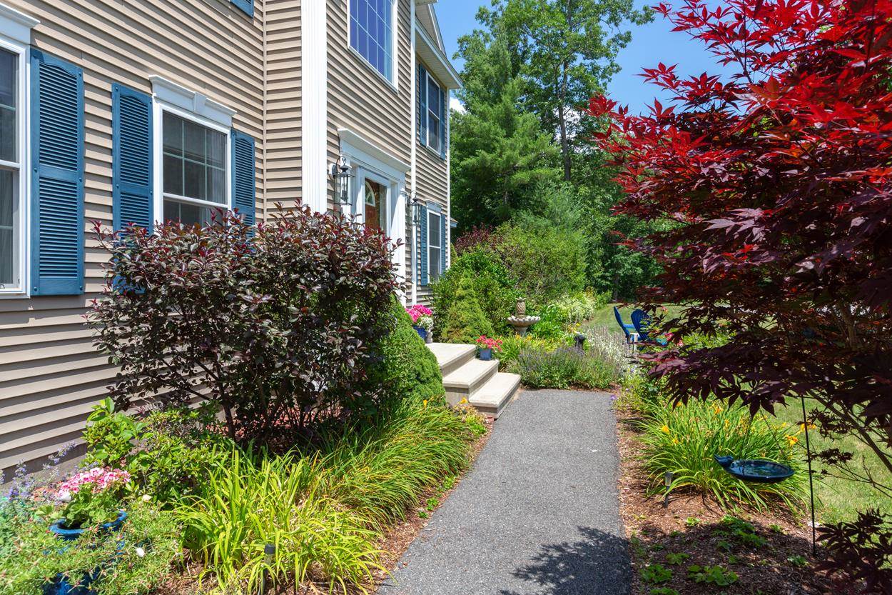 159 Lawrence Corner Road Pelham, NH 03076 - Photo 2 of 40