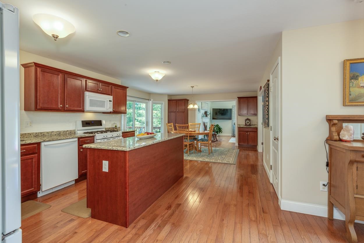 159 Lawrence Corner Road Pelham, NH 03076 - Photo 12 of 40