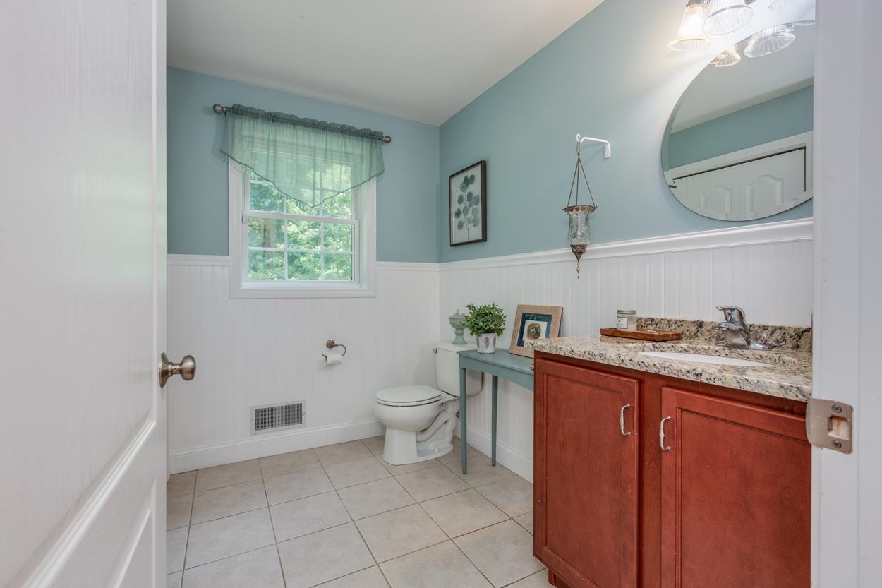 159 Lawrence Corner Road Pelham, NH 03076 - Photo 20 of 40