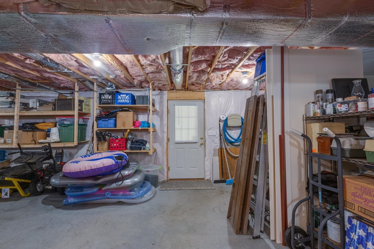 159 Lawrence Corner Road Pelham, NH 03076 - Photo 35 of 40