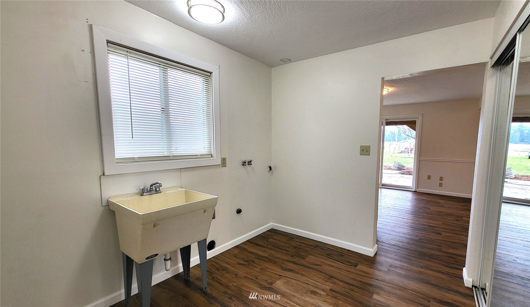1040 Spath Road Sequim, WA 98382 - Photo 24 of 34 a view of a bathroom from the hallway