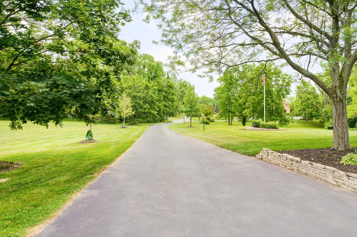 7864 Harriott Road Dublin, OH 43017 - Photo 4 of 76 Gallery Image 4