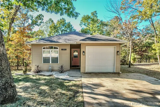 $274,900 | 1095 Cherokee Road, Lake Ozark, MO 65049