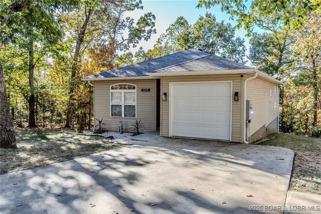$274,900 | 1095 Cherokee Road, Lake Ozark, MO 65049