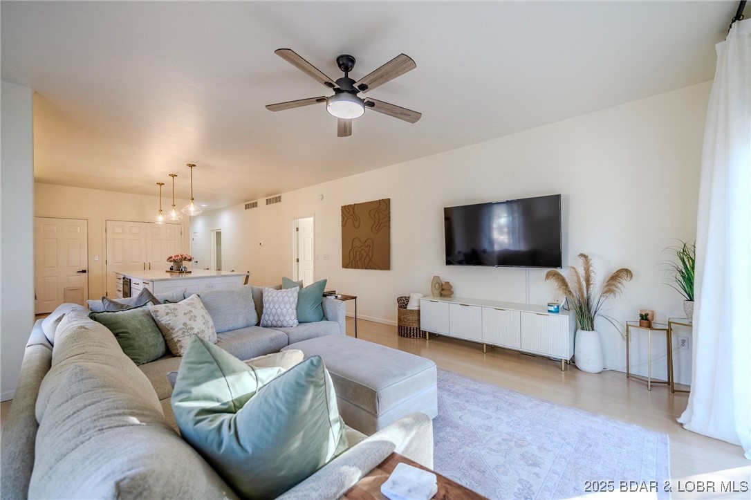 1095 Cherokee Road Lake Ozark, MO 65049 - Photo 9 of 23