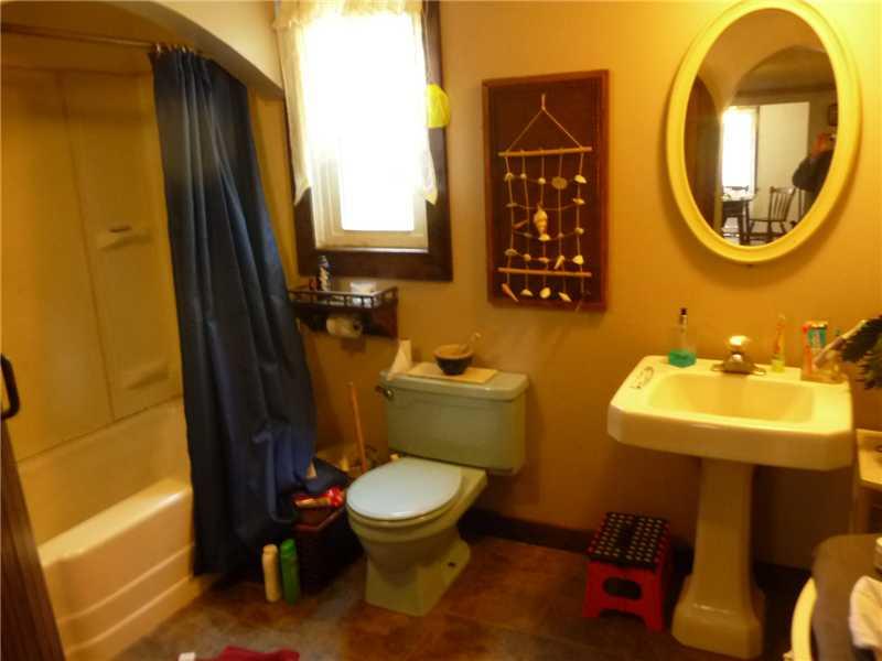 80 Simon Road Cheswick, PA 15024 - Photo 19 of 23 Other. Large full bath with a tile floor.
