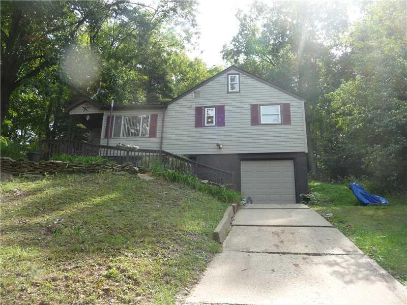 80 Simon Road Cheswick, PA 15024 - Photo 3 of 23 Exterior Front. View looking up driveway to front of house