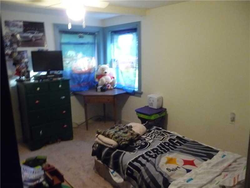 80 Simon Road Cheswick, PA 15024 - Photo 21 of 23 Bedroom. 2nd bedroom measures 11x11