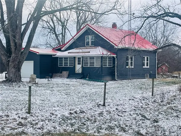 $219,995 | 836 2650th Avenue, Ramsey, IL 62080
