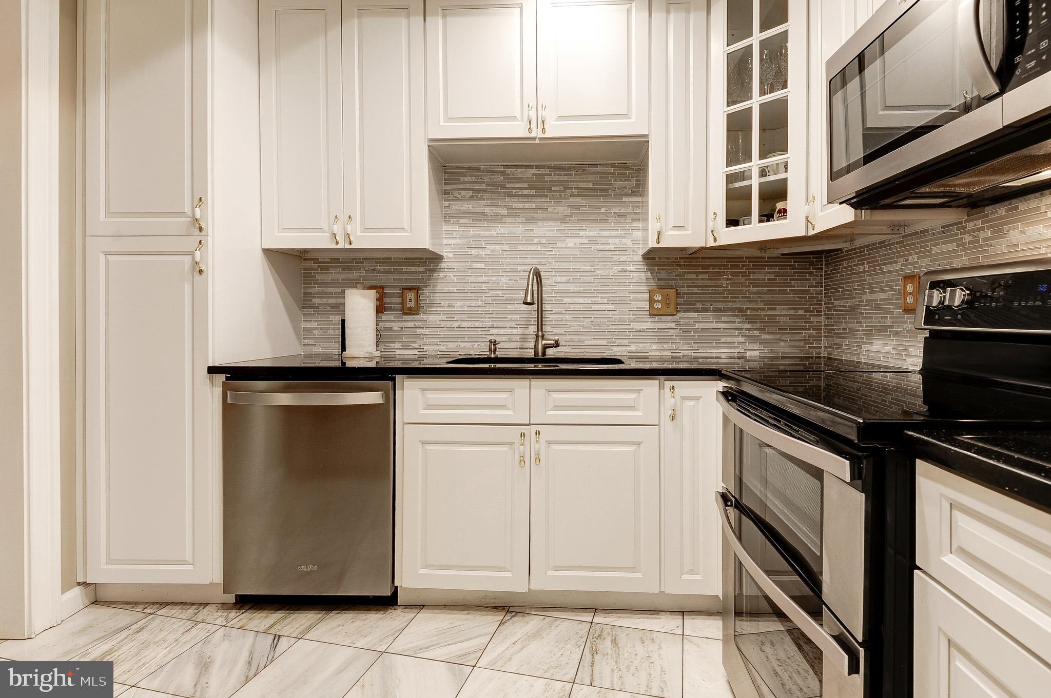 1101 South Arlington Ridge Road, Unit 106 Arlington, VA 22202 - Photo 3 of 33