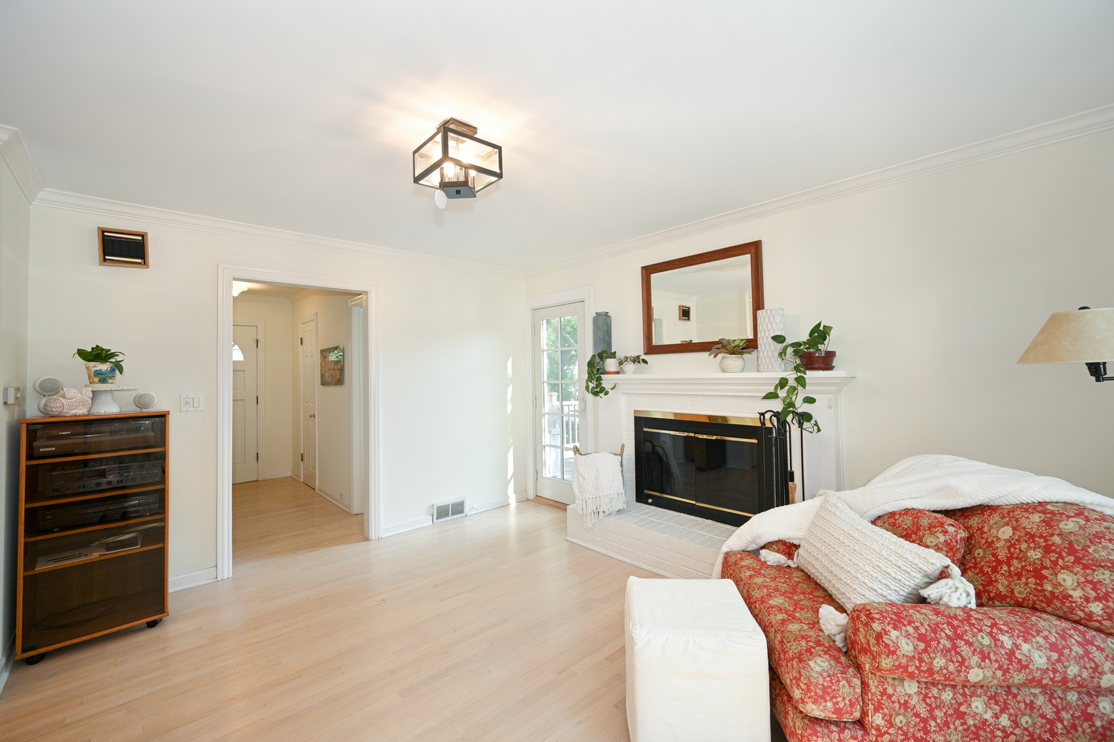 571 Oak Street Glen Ellyn, IL 60137 - Photo 7 of 34