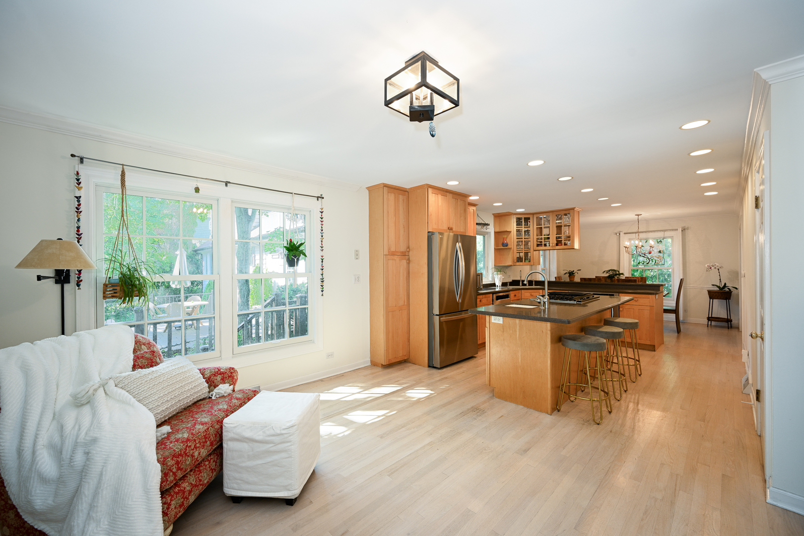 571 Oak Street Glen Ellyn, IL 60137 - Photo 8 of 34