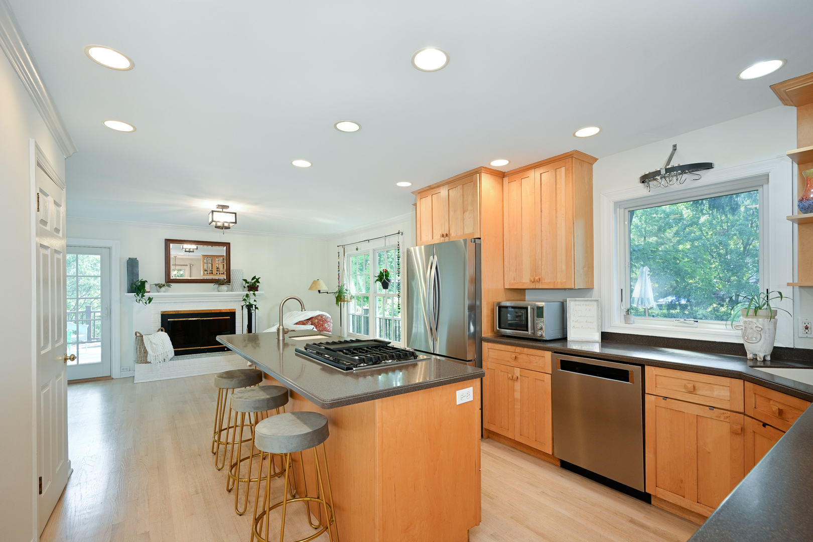 571 Oak Street Glen Ellyn, IL 60137 - Photo 9 of 34