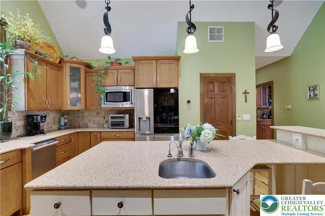 $1,265,000 | Undisclosed Address, Lakeville, PA 18438