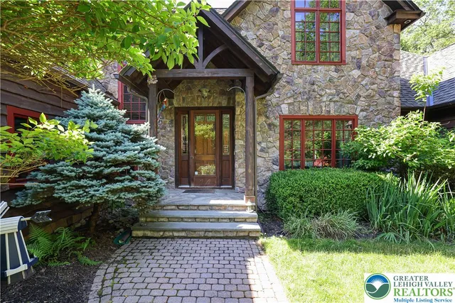 $1,265,000 | Undisclosed Address, Lakeville, PA 18438