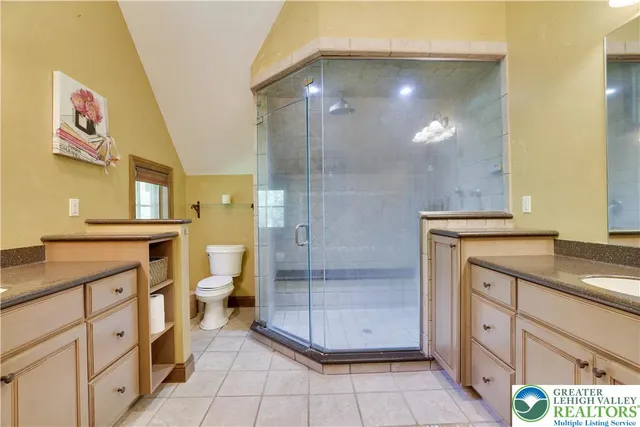 $1,265,000 | Undisclosed Address, Lakeville, PA 18438