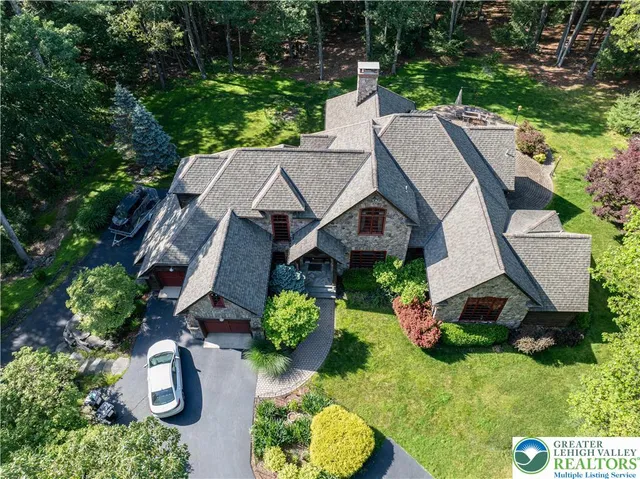 $1,265,000 | Undisclosed Address, Lakeville, PA 18438
