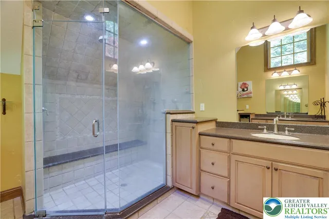 $1,265,000 | Undisclosed Address, Lakeville, PA 18438