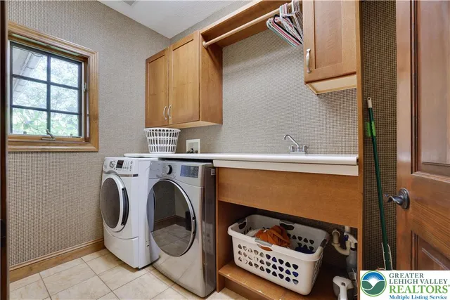 $1,265,000 | Undisclosed Address, Lakeville, PA 18438