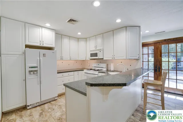 $1,265,000 | Undisclosed Address, Lakeville, PA 18438