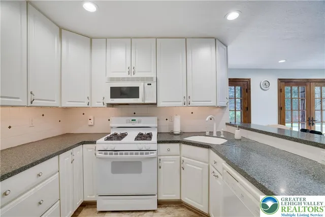 $1,265,000 | Undisclosed Address, Lakeville, PA 18438