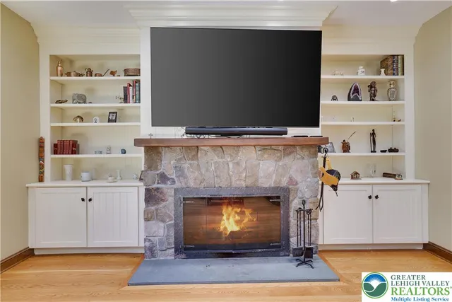 $1,265,000 | Undisclosed Address, Lakeville, PA 18438