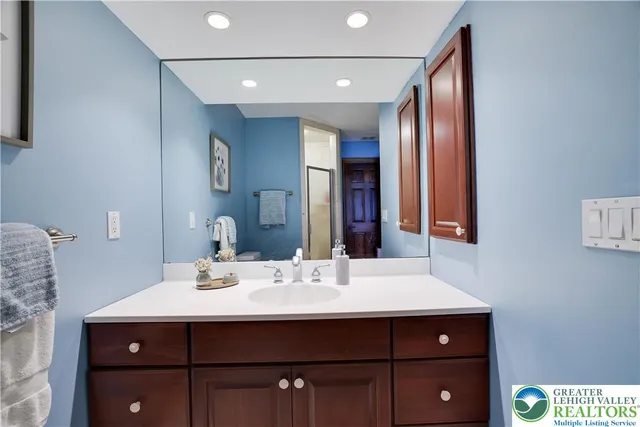 $1,265,000 | Undisclosed Address, Lakeville, PA 18438