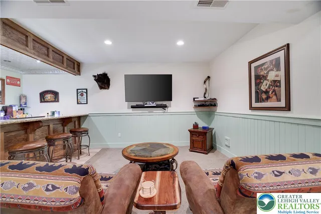 $1,265,000 | Undisclosed Address, Lakeville, PA 18438