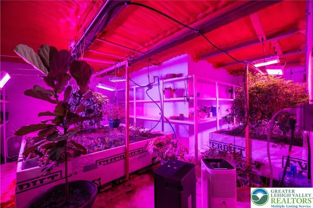 $1,265,000 | Undisclosed Address, Lakeville, PA 18438