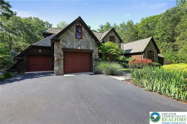$1,265,000 | Undisclosed Address, Lakeville, PA 18438