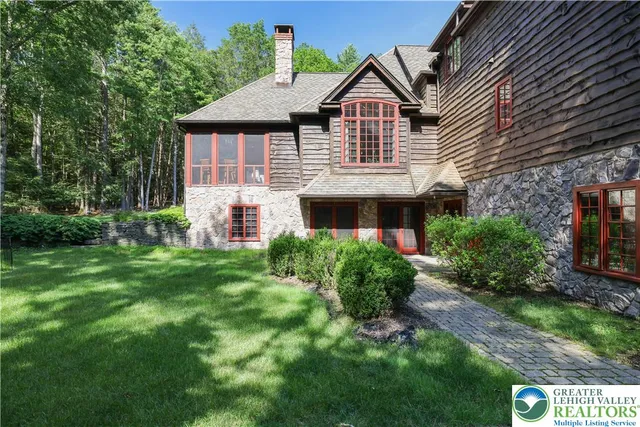 $1,265,000 | Undisclosed Address, Lakeville, PA 18438