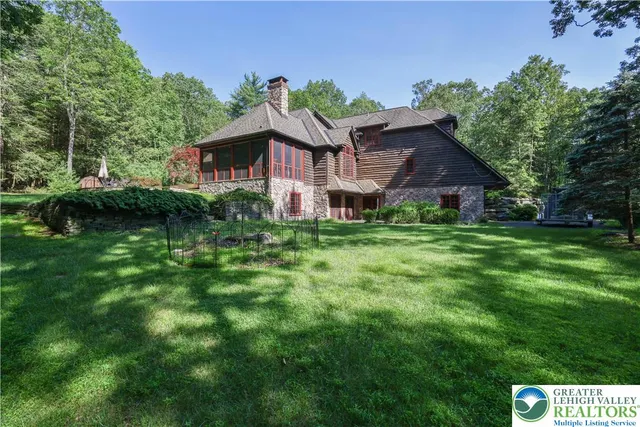 $1,265,000 | Undisclosed Address, Lakeville, PA 18438