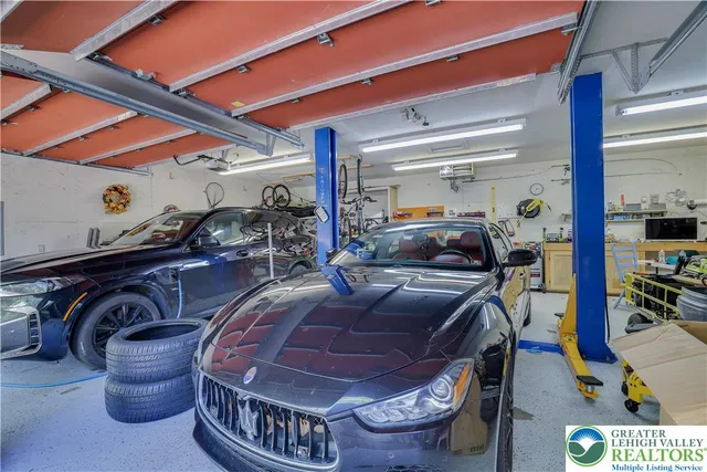 $1,265,000 | Undisclosed Address, Lakeville, PA 18438