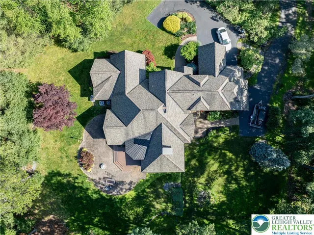 $1,265,000 | Undisclosed Address, Lakeville, PA 18438