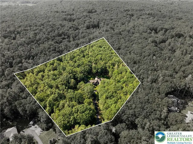 $1,265,000 | Undisclosed Address, Lakeville, PA 18438