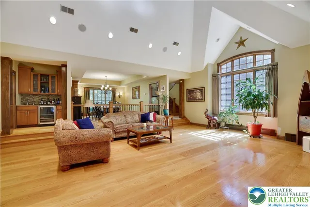 $1,265,000 | Undisclosed Address, Lakeville, PA 18438