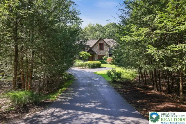 $1,265,000 | Undisclosed Address, Lakeville, PA 18438