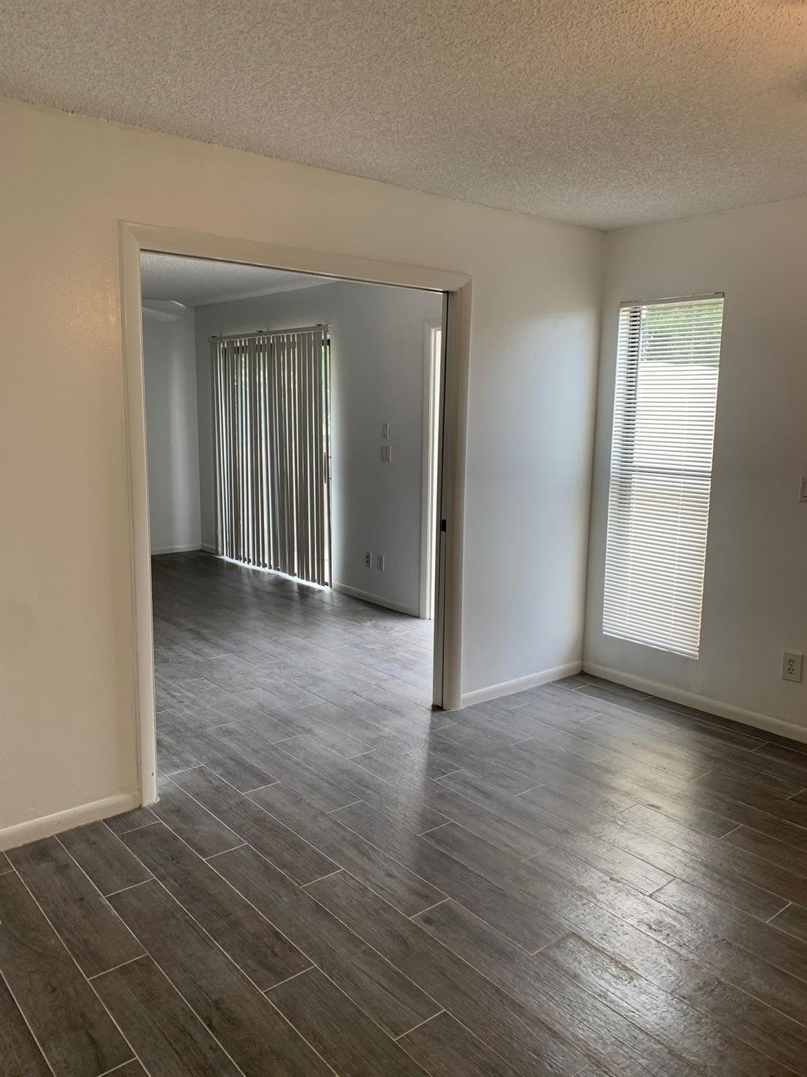 645 Executive Center Drive, Unit R202 West Palm Beach, FL 33401 - Photo 4 of 9 Photo 4