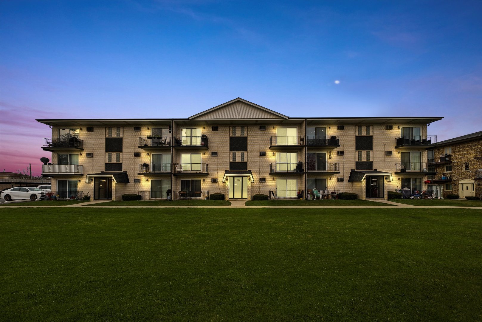 7102 West 107th Street, Unit 3F Worth, IL 60482 - Photo 2 of 30