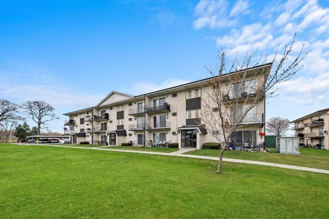 $154,900 | 7102 West 107th Street, Unit 3F, Worth, IL 60482