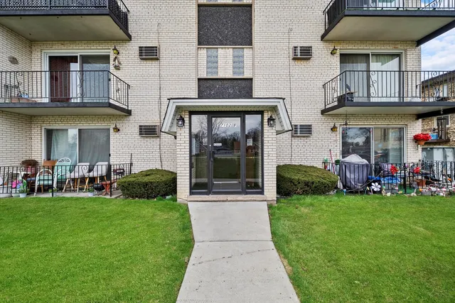 $154,900 | 7102 West 107th Street, Unit 3F, Worth, IL 60482