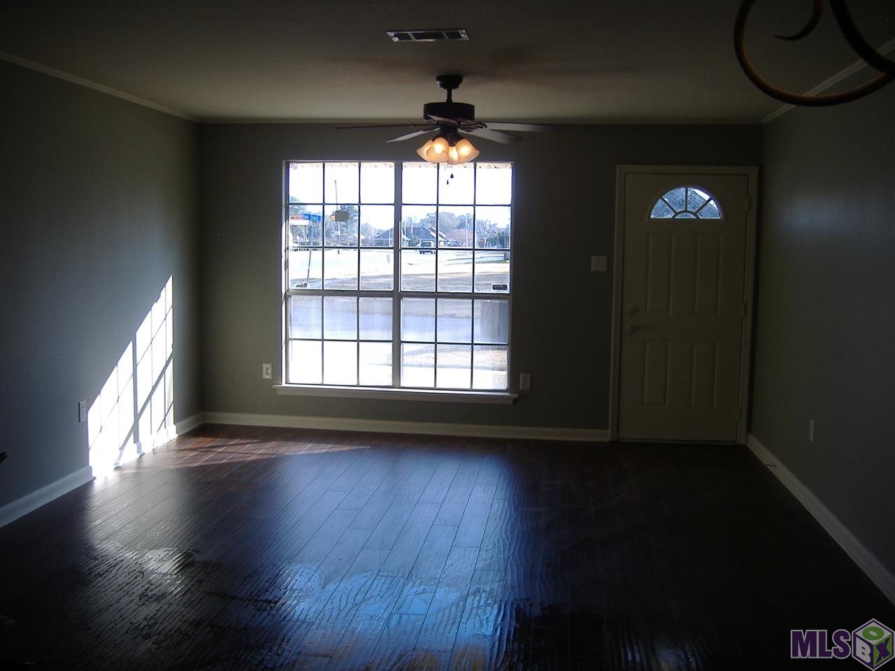 385 Bon Crest Avenue Baton Rouge, LA 70807 - Photo 2 of 15 Gallery Image 2