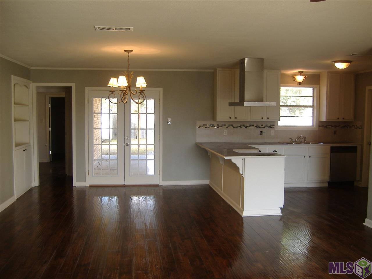 385 Bon Crest Avenue Baton Rouge, LA 70807 - Photo 3 of 15 Gallery Image 3