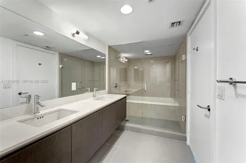 $1,995,000 | 6620 Indian Creek Drive, Unit PH711, Miami Beach, FL 33141