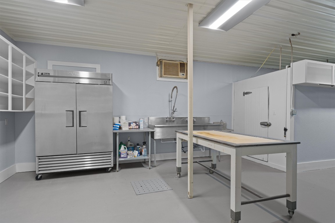 1102 Beech Street Taylor, TX 76574 - Photo 19 of 40 a room with table and chairs