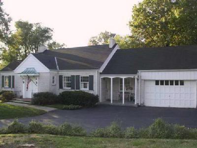 439 Compton Road Wyoming, OH 45215 - Photo 1 of 1