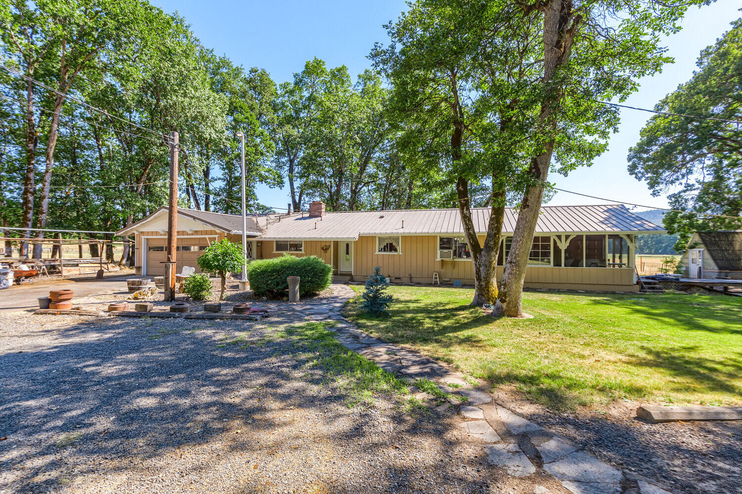 13455 Table Rock Road White City, OR 97503 - Photo 41 of 52 4