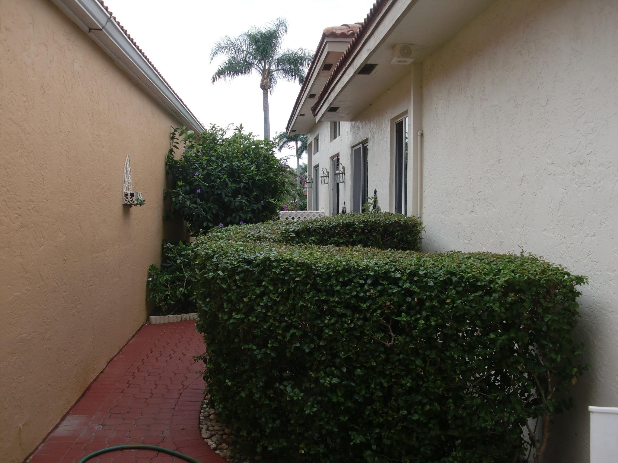 17296 Hampton Boulevard Boca Raton, FL 33496 - Photo 4 of 23 CIMG8021
